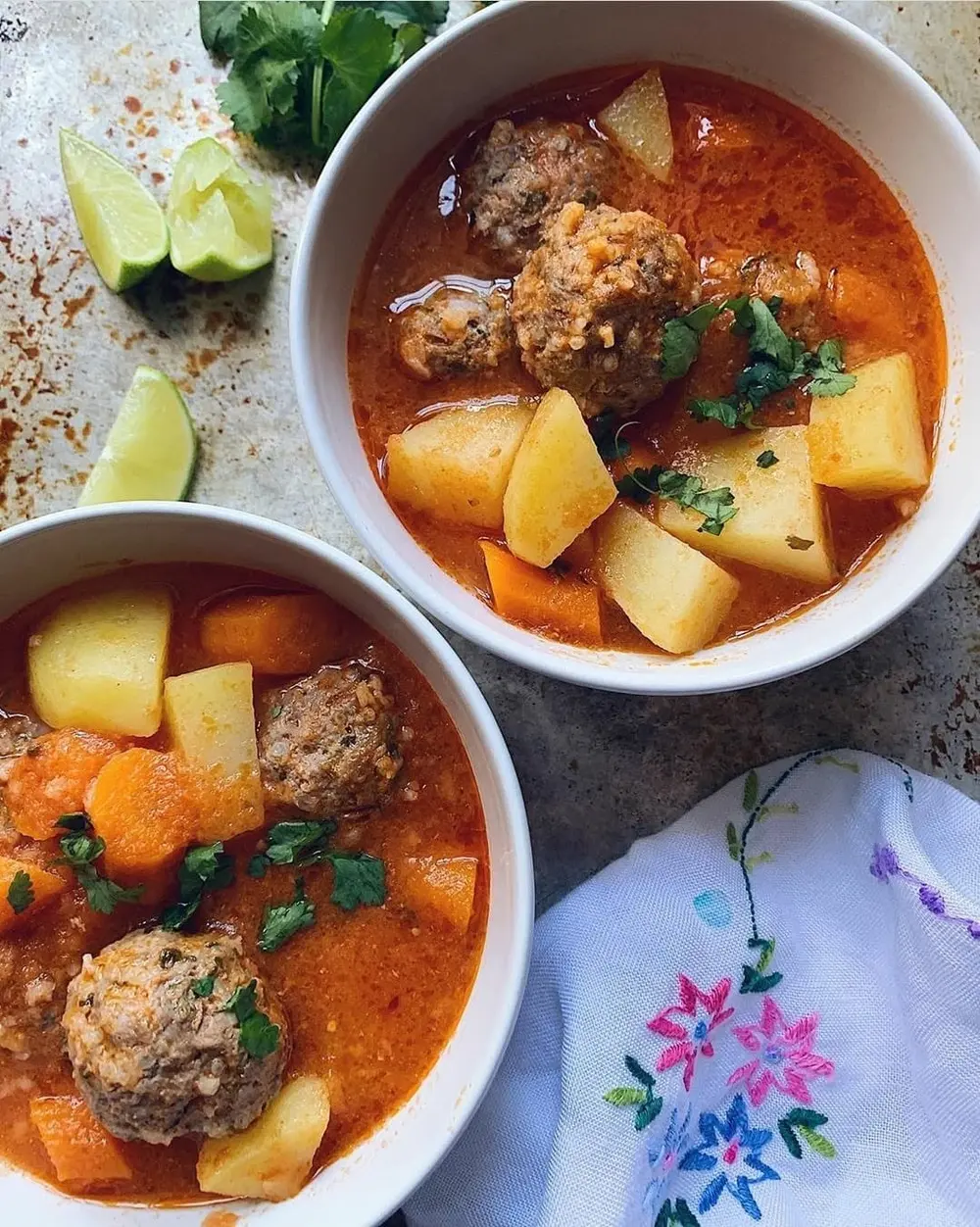 Sopa de albóndigas
