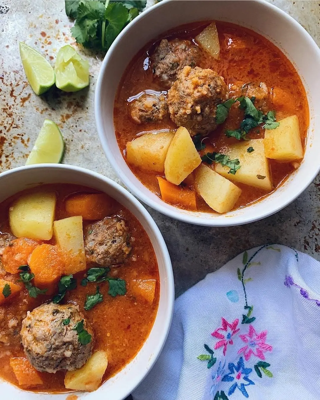 Sopa de Albóndigas Grande + Quesadilla Chica