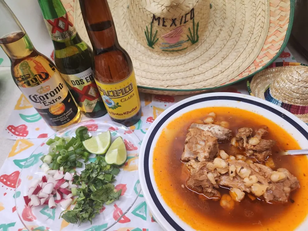 Tacos de birria con consomé